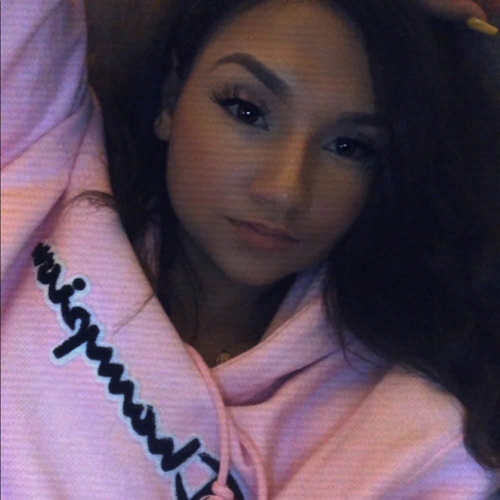 Meet your Posher, Gabriela